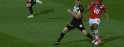 韩K联半场：李昊宰、阿方索造险，浦项铁人暂0-0全北现代（韩职联半场：李昊宰、阿方索连造险情，浦项铁人暂与全北现代0-0）